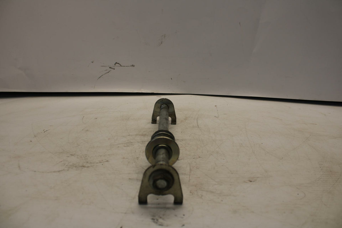 04-09 SUZUKI GS500F REAR AXLE BACK WHEEL RIM PIVOT BOLT AXEL 64711-01D20 BB261