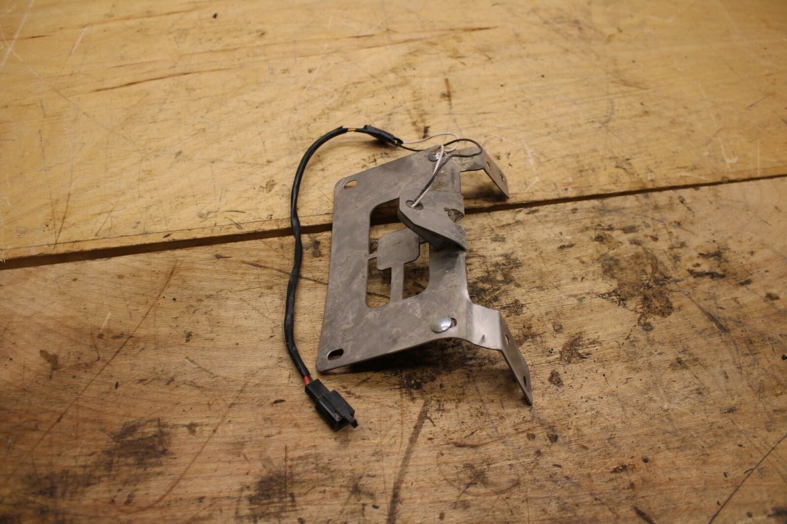 09-10 KAWASAKI ER-6N FENDER ELIMINATOR LICENSE PLATE BRACKET  BB325