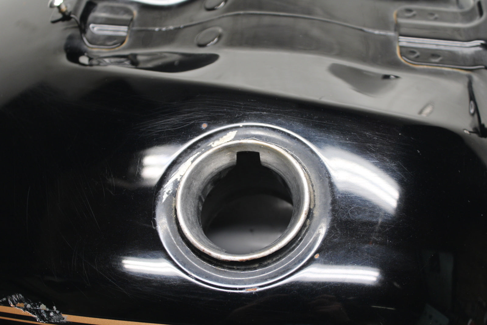 04 SUZUKI INTRUDER 800 GAS TANK FUEL PETROL RESERVOIR BB758