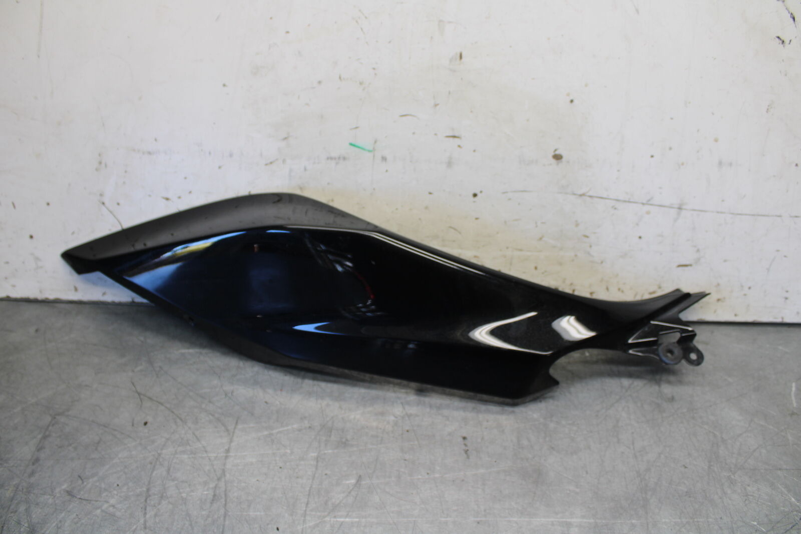 19-22 KAWASAKI Z400 RIGHT REAR BACK TAIL FAIRING COWL SHROUD BB708