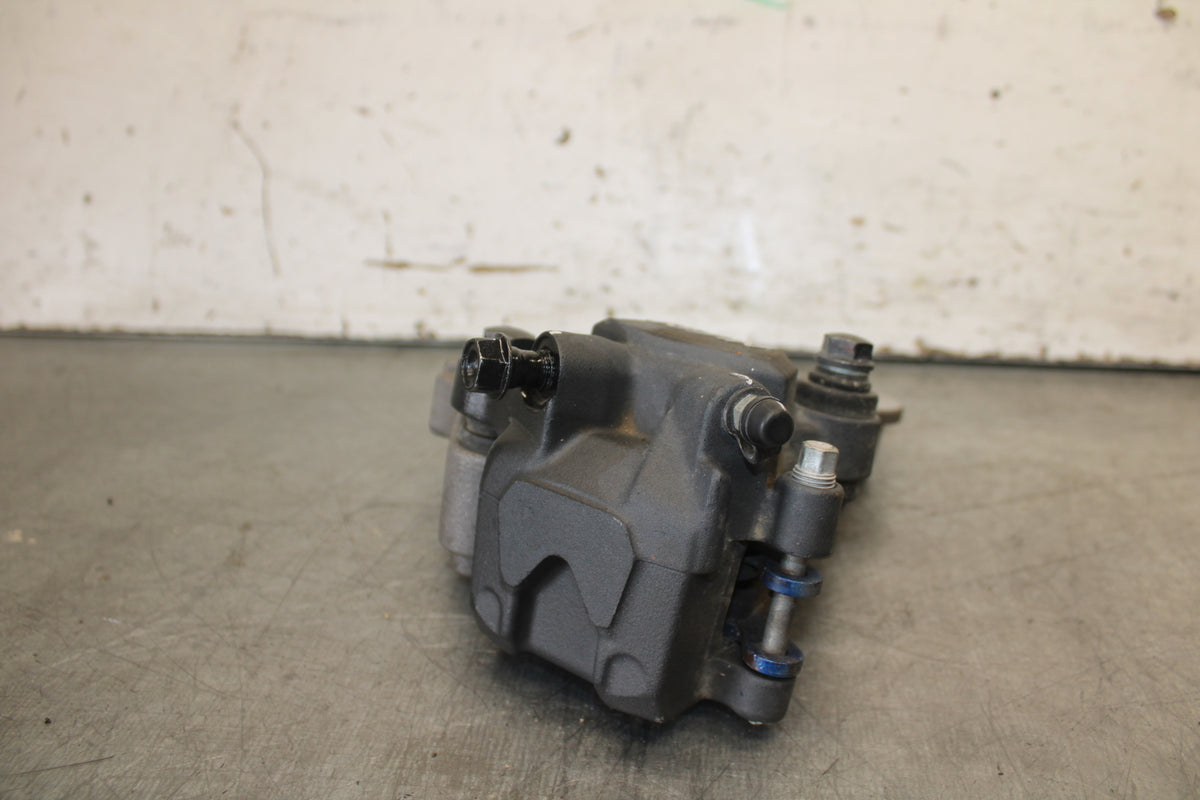 13-15 HONDA CBR500R REAR BACK BRAKE CALIPER W MOUNT BRACKET 43150-MGZ-J01 BB704