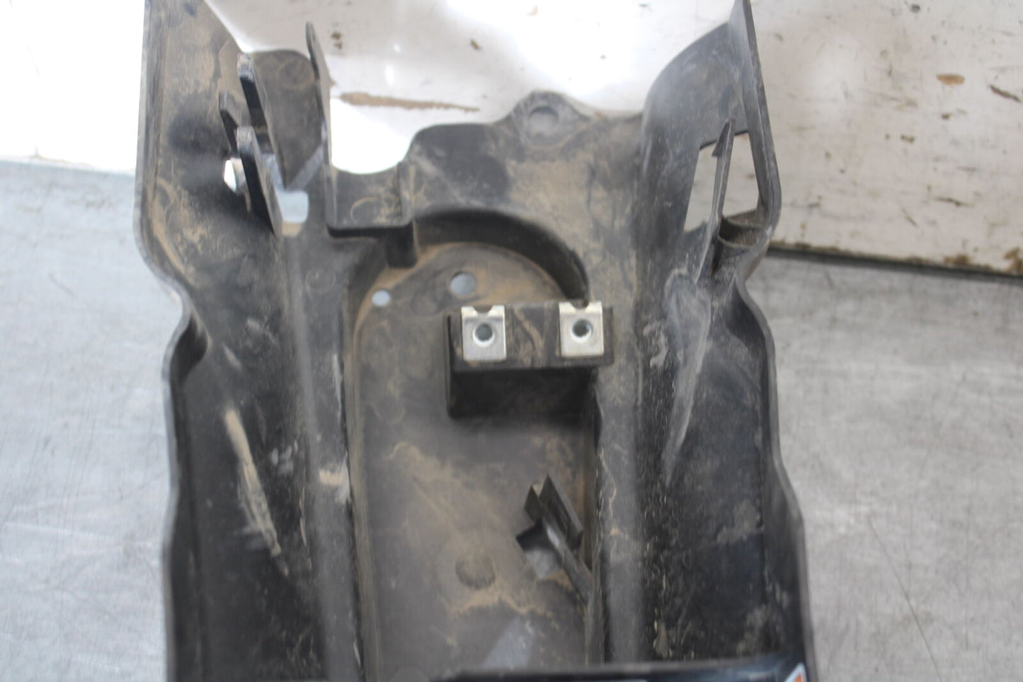 09-14 YAMAHA YZF R1 REAR BACK TAIL UNDERTAIL FAIRING COWL FENDER BB696