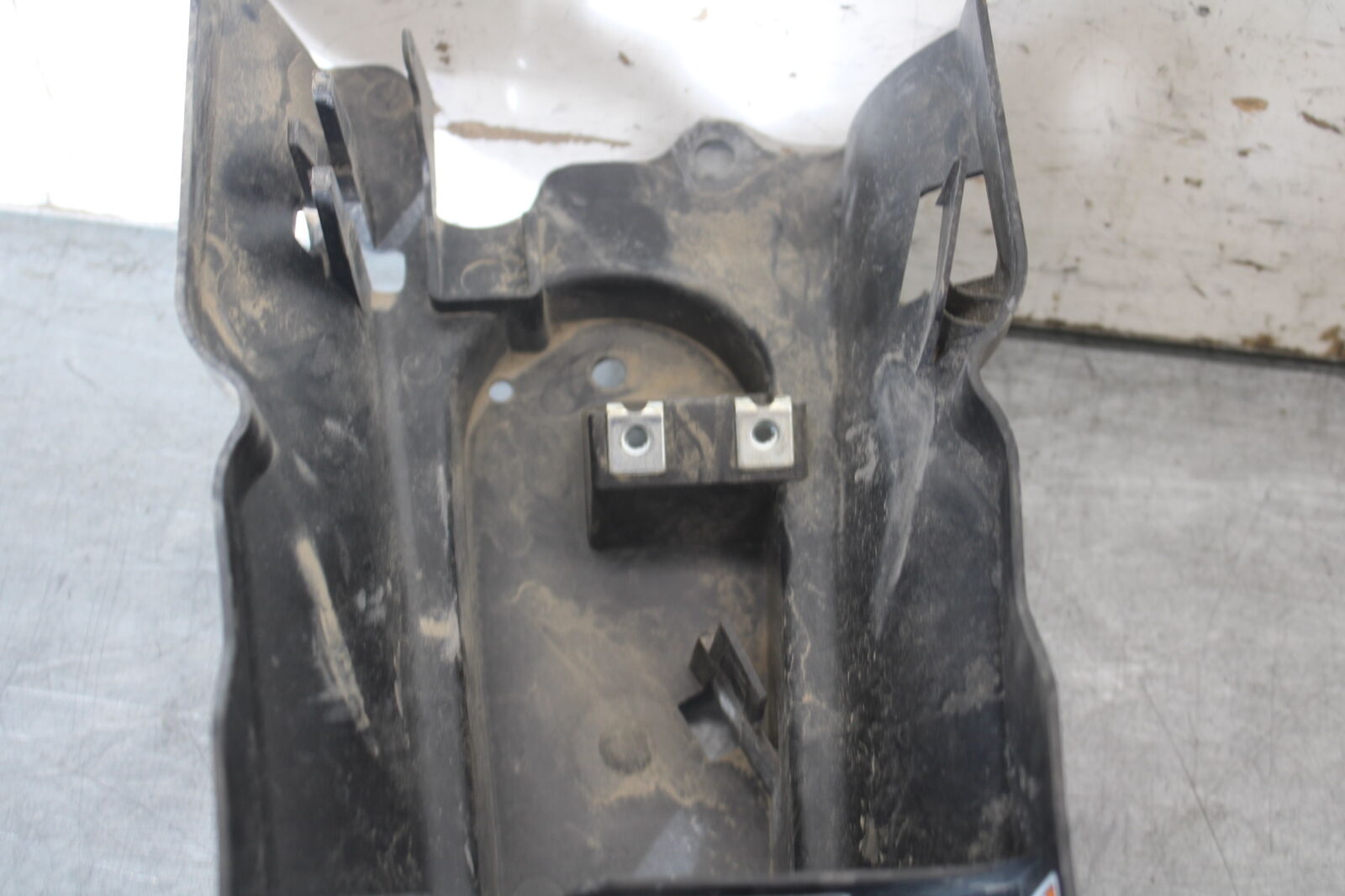 09-14 YAMAHA YZF R1 REAR BACK TAIL UNDERTAIL FAIRING COWL FENDER BB696