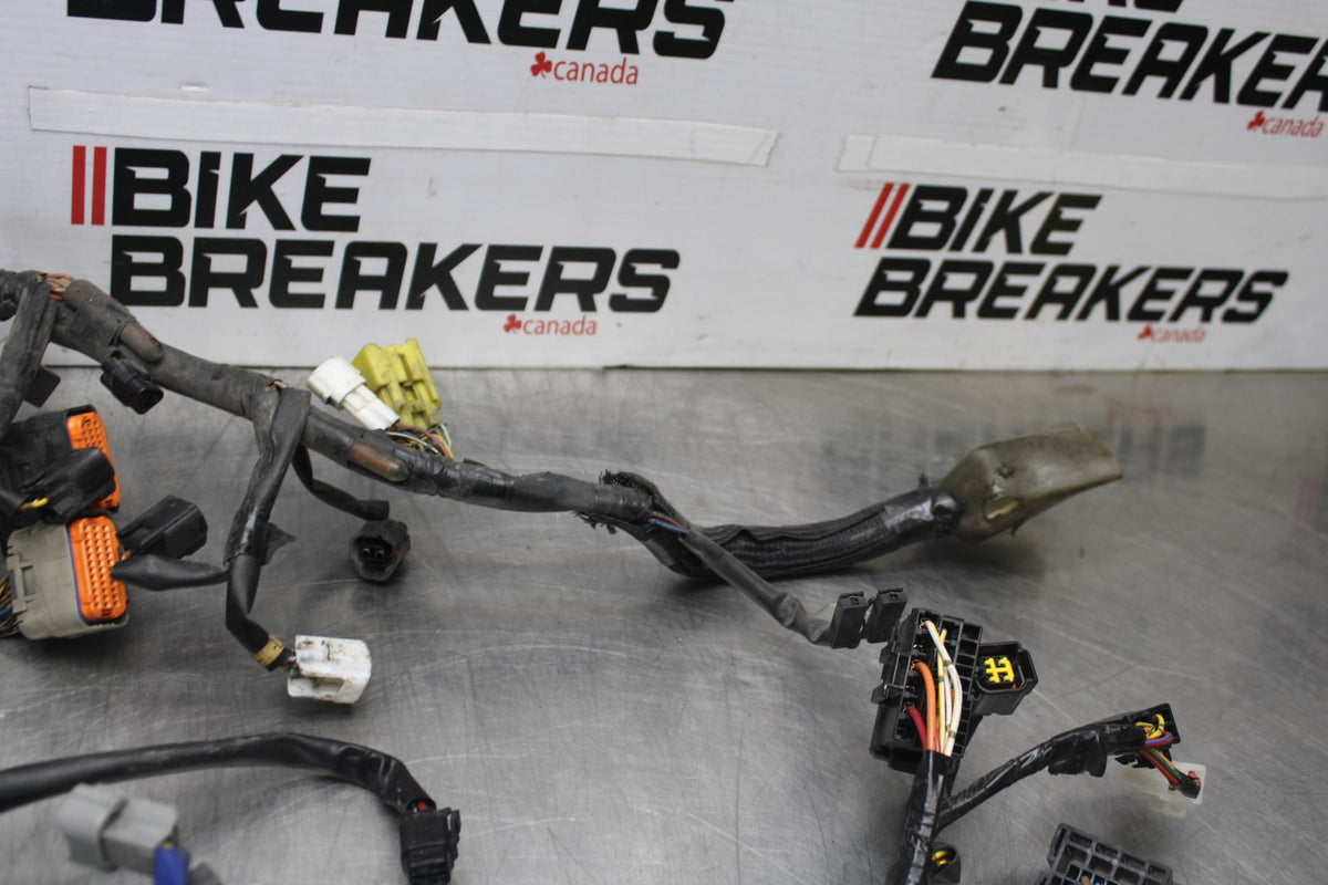 11-26 SUZUKI GSXR750 MAIN ENGINE WIRING HARNESS MOTOR WIRE LOOM BB900