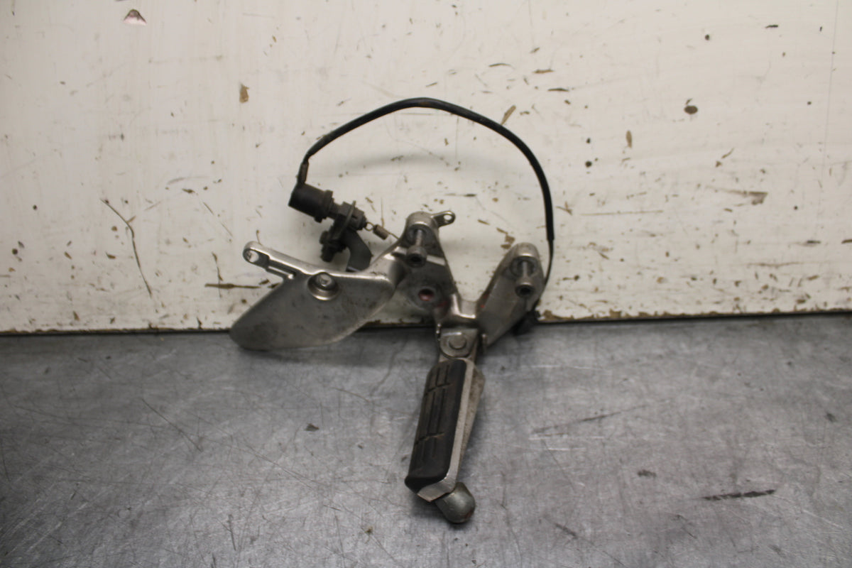 96-07 YAMAHA YZF600R RIGHT REARSET REAR SET DRIVER FOOT PEG REST STOP  BB746