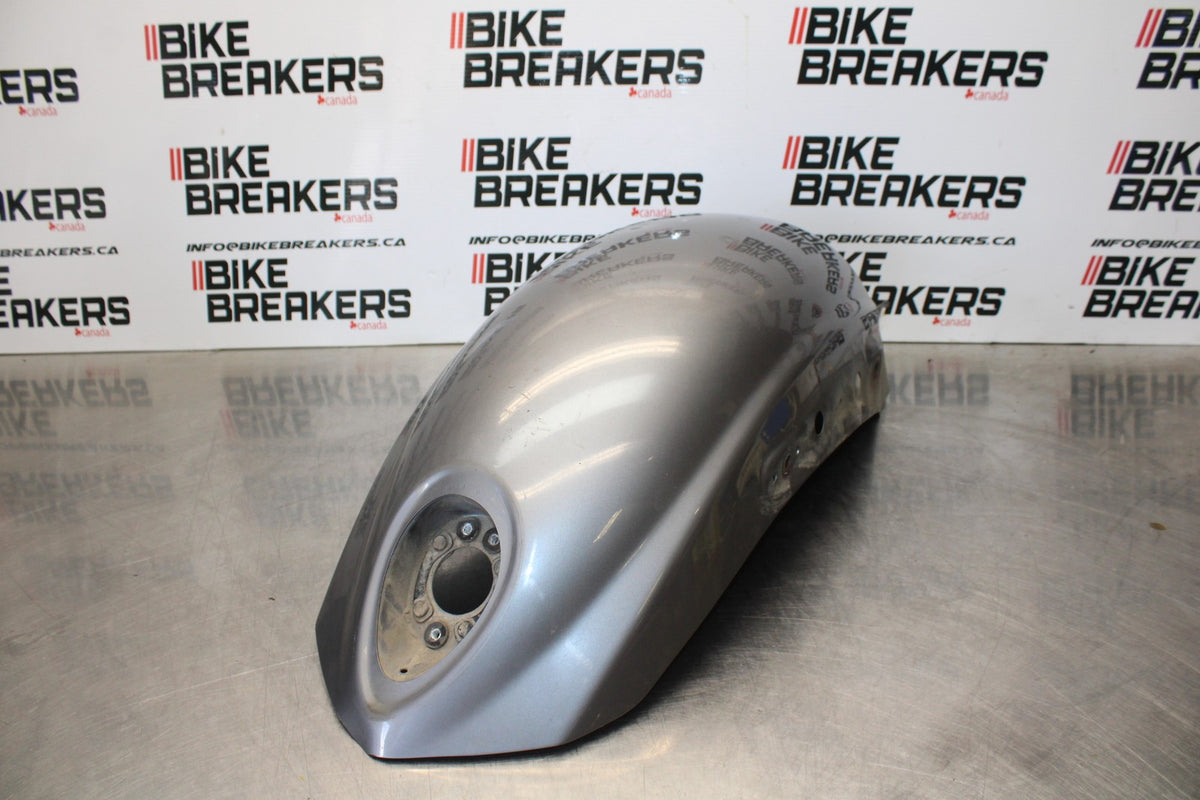 05 TRIUMPH ROCKET III REAR BACK WHEEL FENDER MUD GUARD BB186