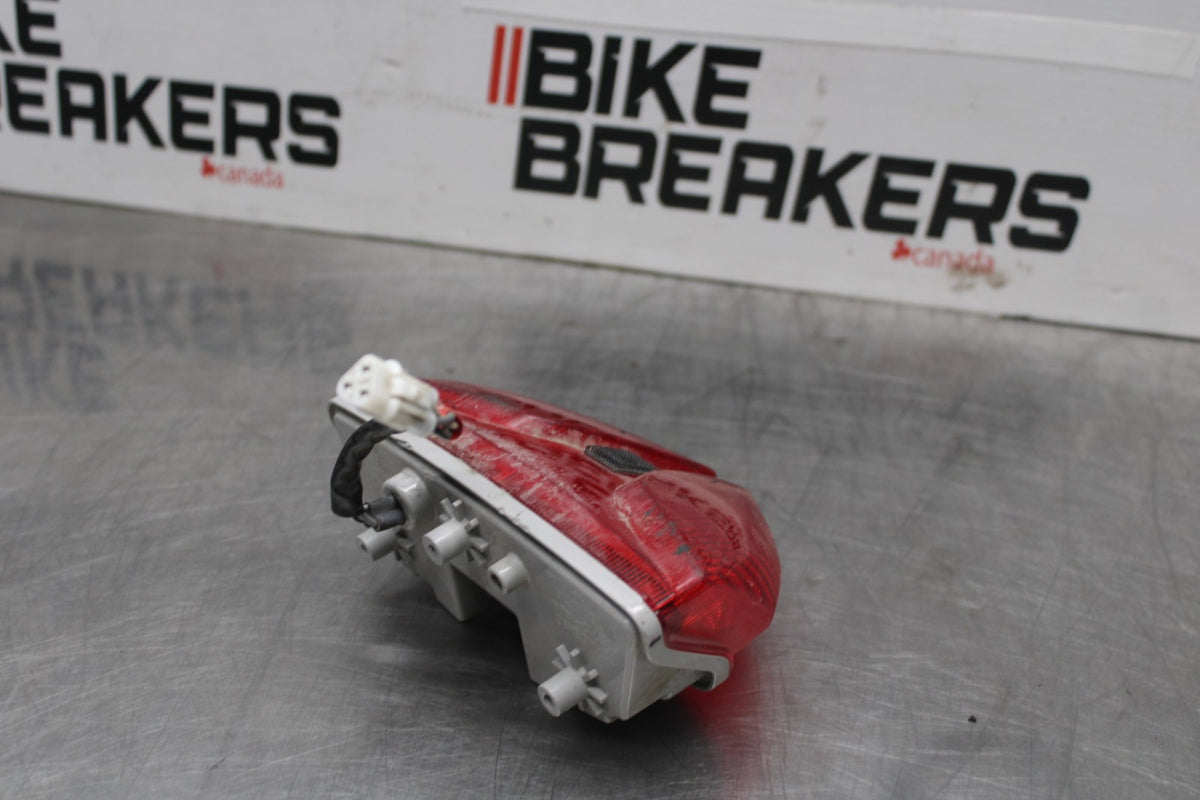11-24 SUZUKI GSXR750 REAR TAIL TAILLIGHT BACK BRAKE LIGHT BB879