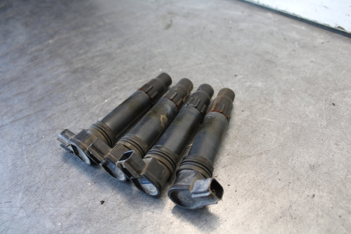 03-04 HONDA CBR600RR IGNITION COILS COIL SPARK PLUG CAPS 30700-MEE-641 BB661