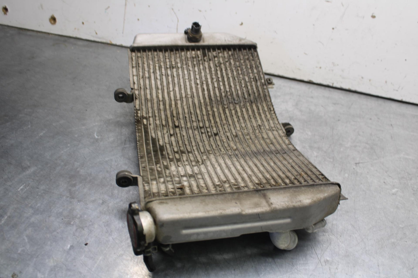 01-03 SUZUKI GSXR600 ENGINE RADIATOR MOTOR COOLING RADIATER 17710-35F10 BB633
