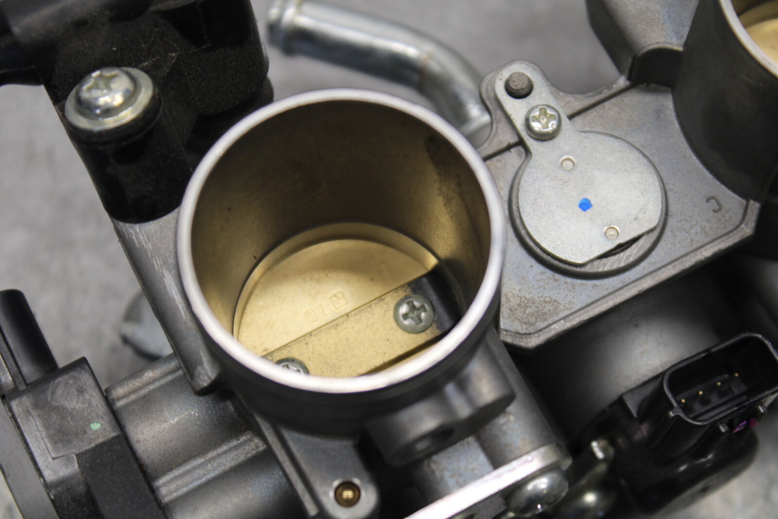 18-23 KAWASAKI NINJA 400 MAIN FUEL INJECTORS / THROTTLE BODIES BB660