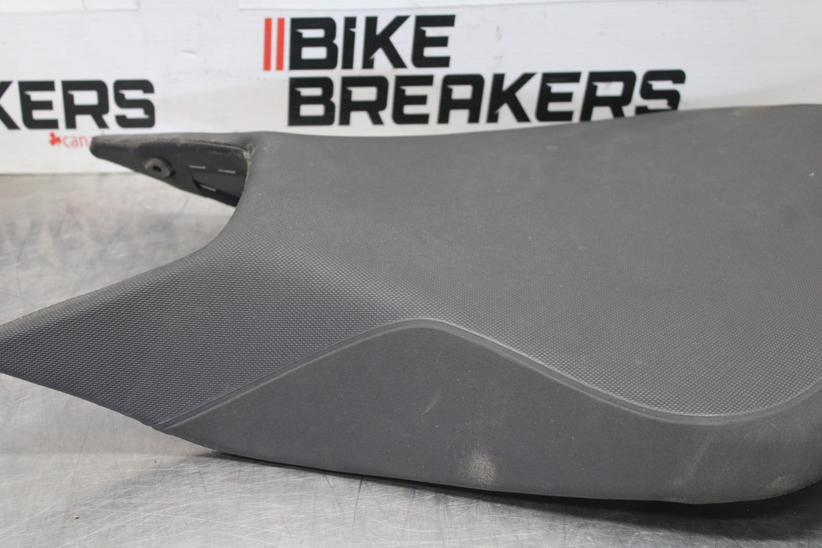 24 APRILIA TUONO V4 1100 FACTORY ABS FRONT DRIVERS SEAT PAD SADDLE PILLION BB887