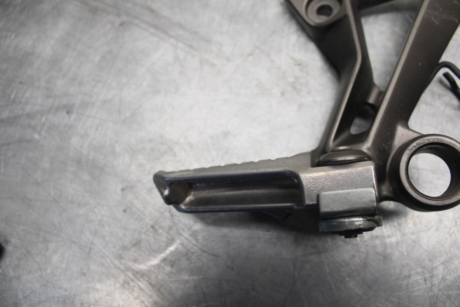 2015 Kawasaki Ninja 300  ABS RIGHT REAR BACK PASSENGER PEG 35063-1000 BB518