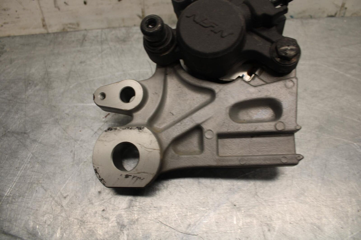 18-20 YAMAHA MT-07  MT-07 ABS REAR BACK BRAKE CALIPER W MOUNT BRACKET  BB454