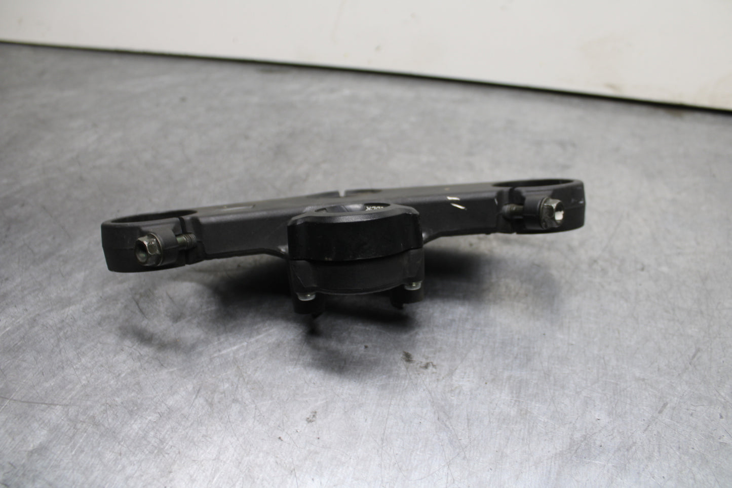 03-04 HONDA CBR600RR FORKS UPPER TRIPLE TREE CLAMP BB122