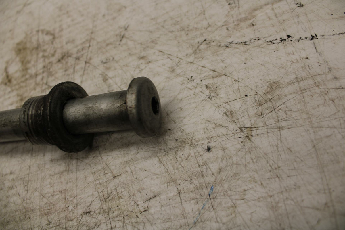 03-08 HONDA VTX1300C REAR AXLE BACK WHEEL RIM PIVOT BOLT AXEL BB287
