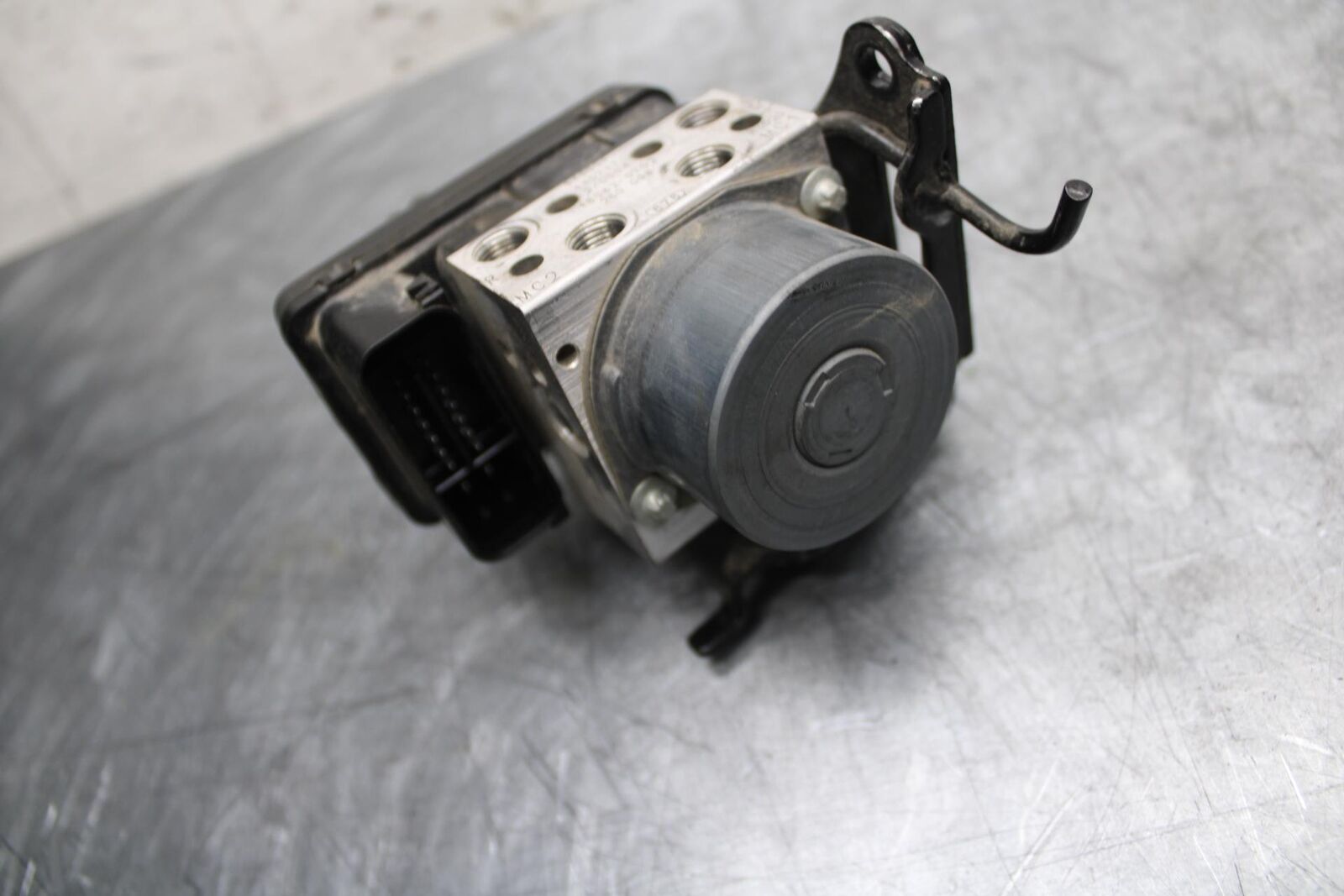 15-17 KAWASAKI EX 650 NINJA  EX 650 ABS ABS PUMP UNIT MODULE BB494