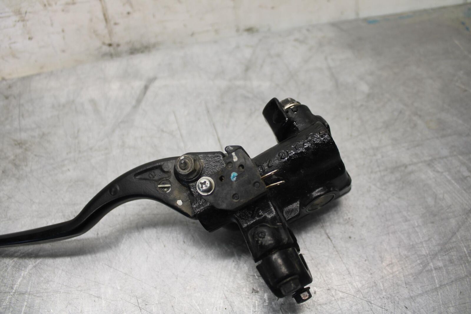 2015 Kawasaki Ninja 300 EX300B ABS FRONT BRAKE MASTER CYLINDER w/ LEVER BB518