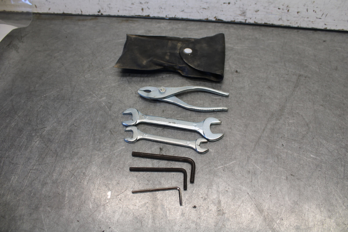 11-24 SUZUKI GSXR750 STOCK TOOLS OEM TOOL BAG KIT SET BB687