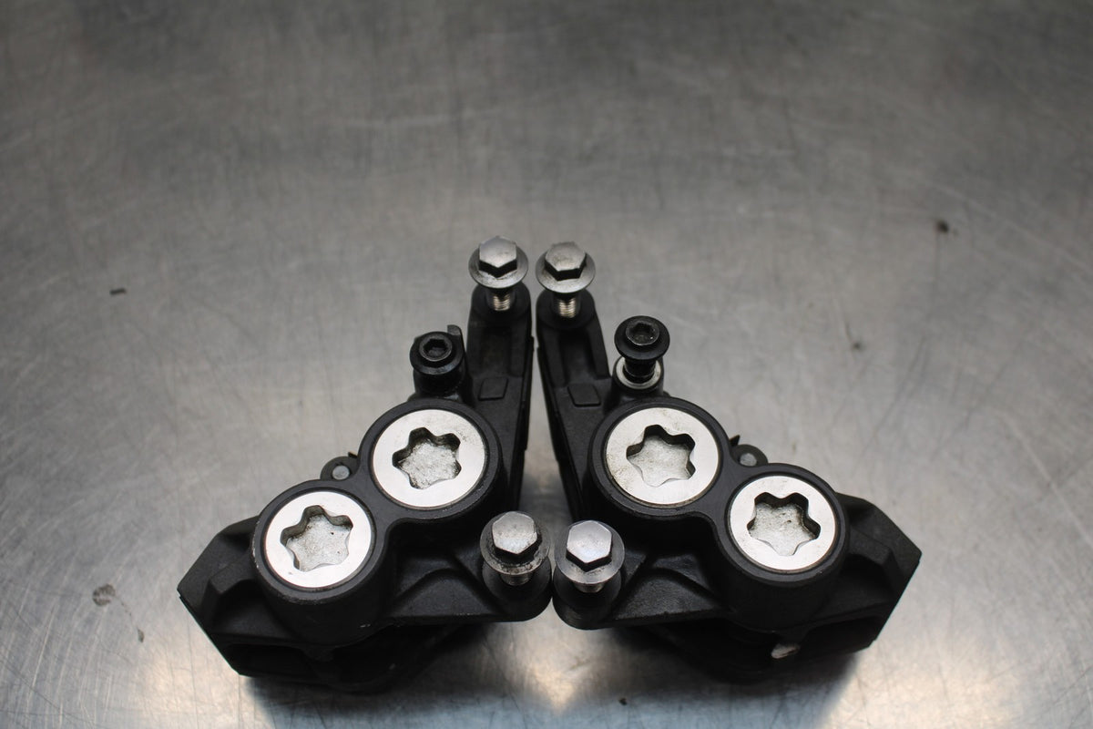 14-17 YAMAHA FZ07 RIGHT LEFT FRONT BRAKE CALIPER SET PAIR CALIPERS BB766