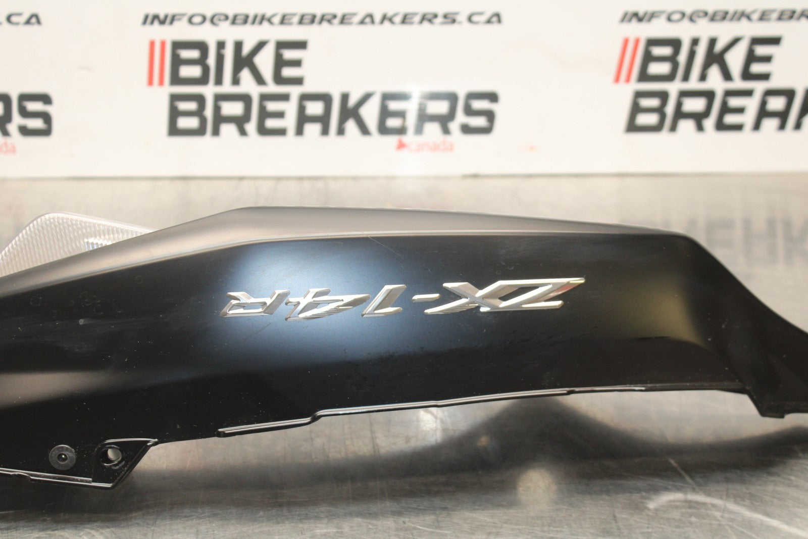 23-24 KAWASAKI NINJA ZX14R NEW!! LEFT REAR BACK TAIL FAIRING COWL & LIGHT BB764