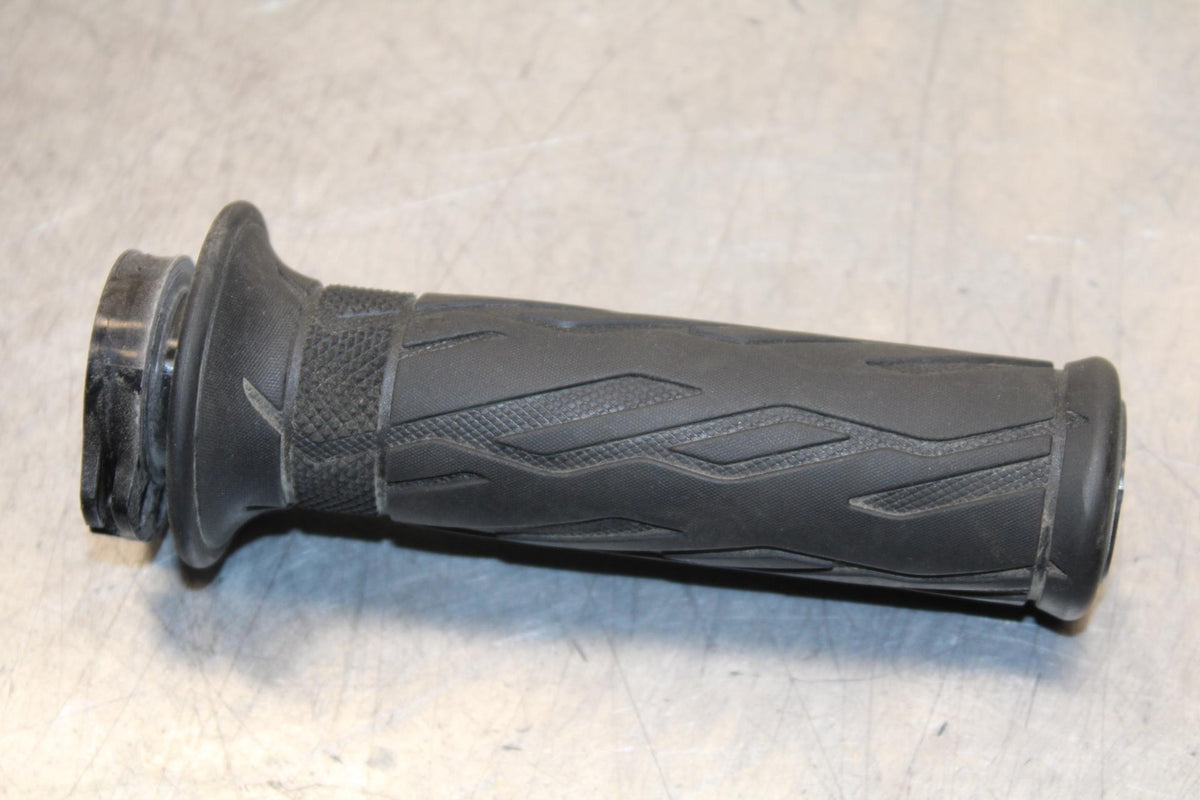 2017 Suzuki GSXR600 RIGHT THROTTLE GRIP 57110-21H02 BB598