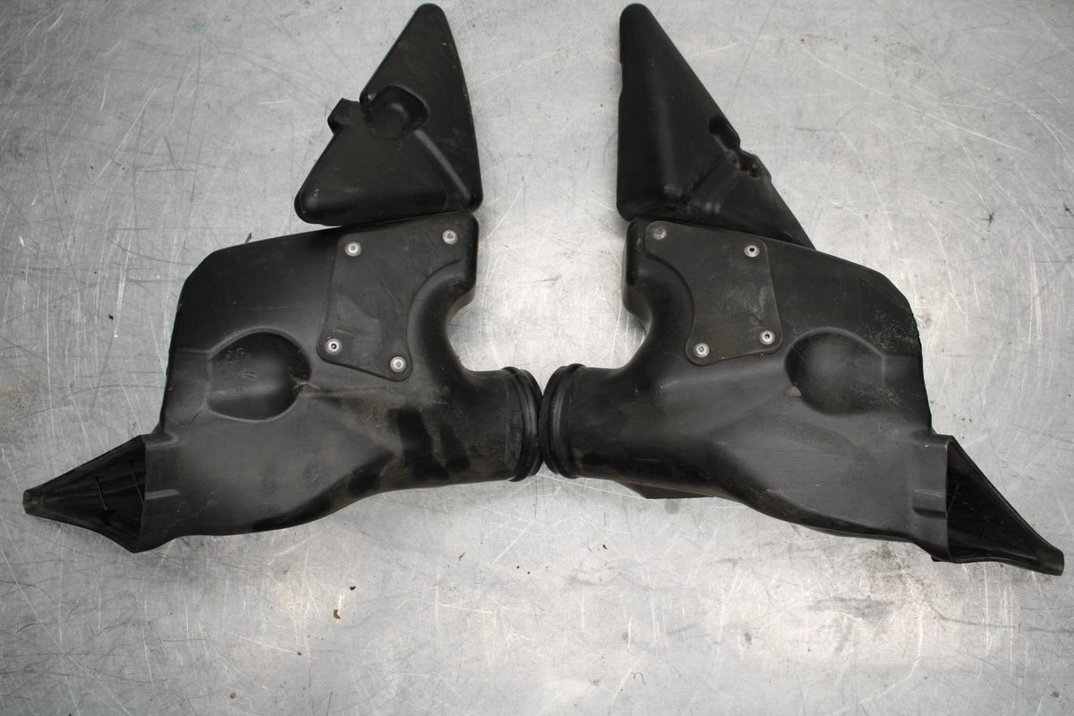 05-06 HONDA CBR600RR RIGHT LEFT AIR INTAKE DUCTS BB444