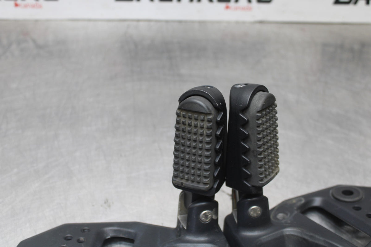 22 HARLEY-DAVIDSON PAN AMERICA 1250 REAR BACK PASSENGER PEG SET PAIR BB910