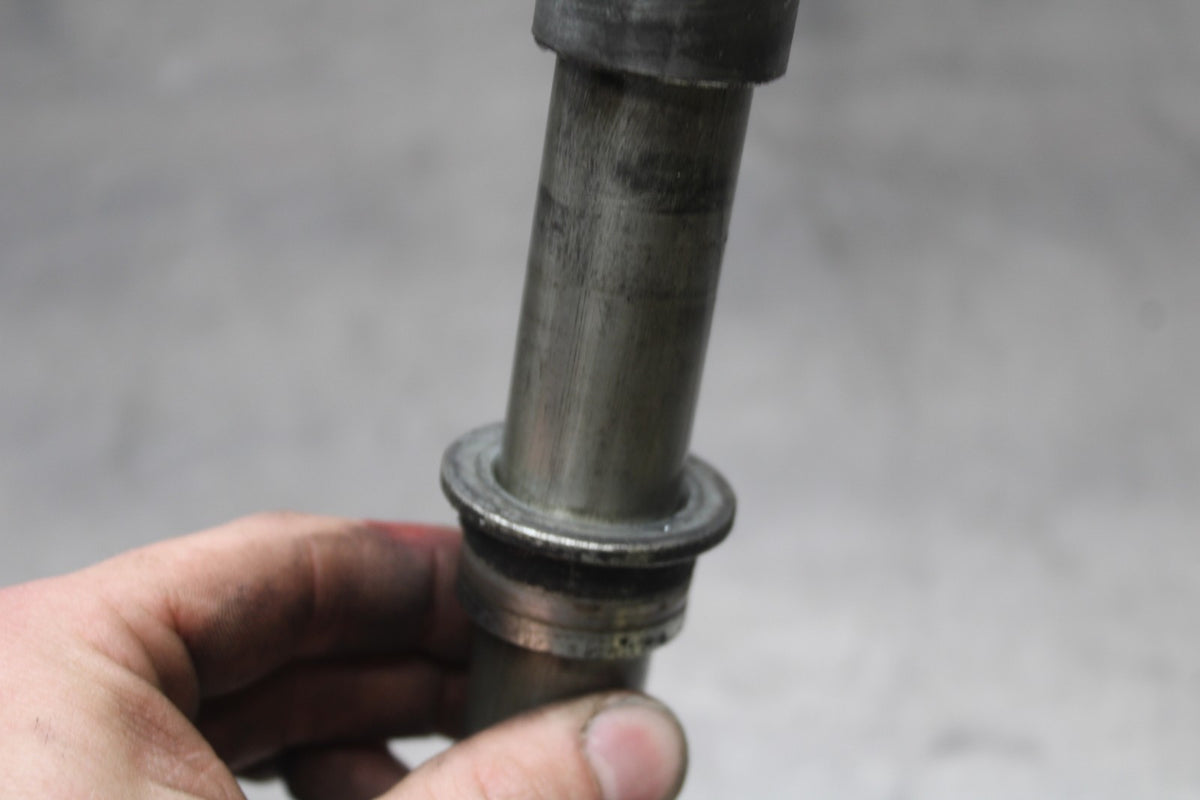 98 KAWASAKI NINJA ZX6 FRONT WHEEL RIM AXLE PIVOT BOLT BB870