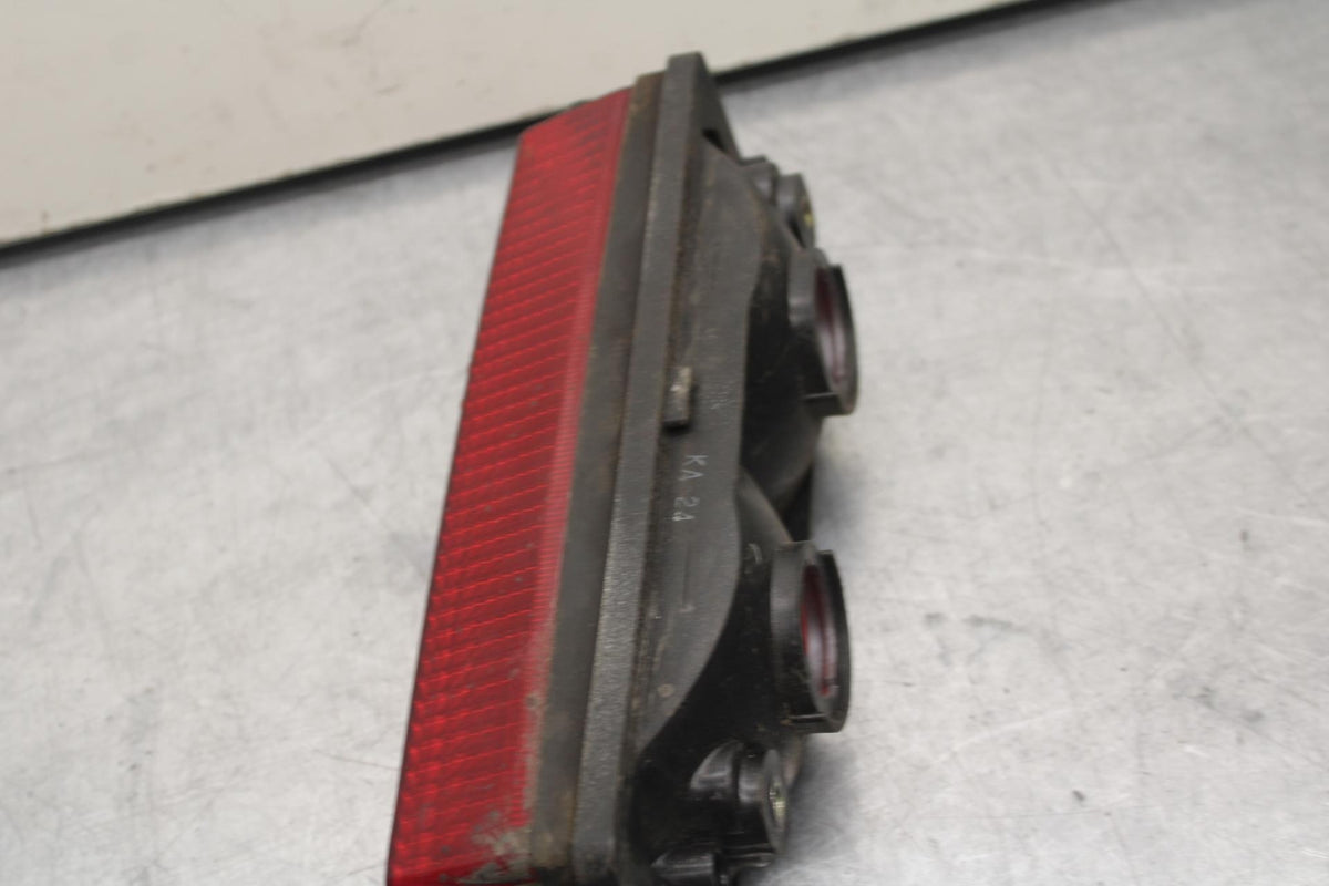 84-86 KAWASAKI GPZ900 REAR TAIL TAILLIGHT BACK BRAKE LIGHT BB84