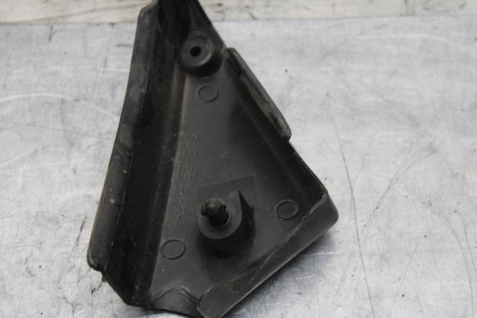 1997 Suzuki Bandit 1200 GSF1200S RIGHT FRAME SIDE COVER COWL PANEL TRIM BB559