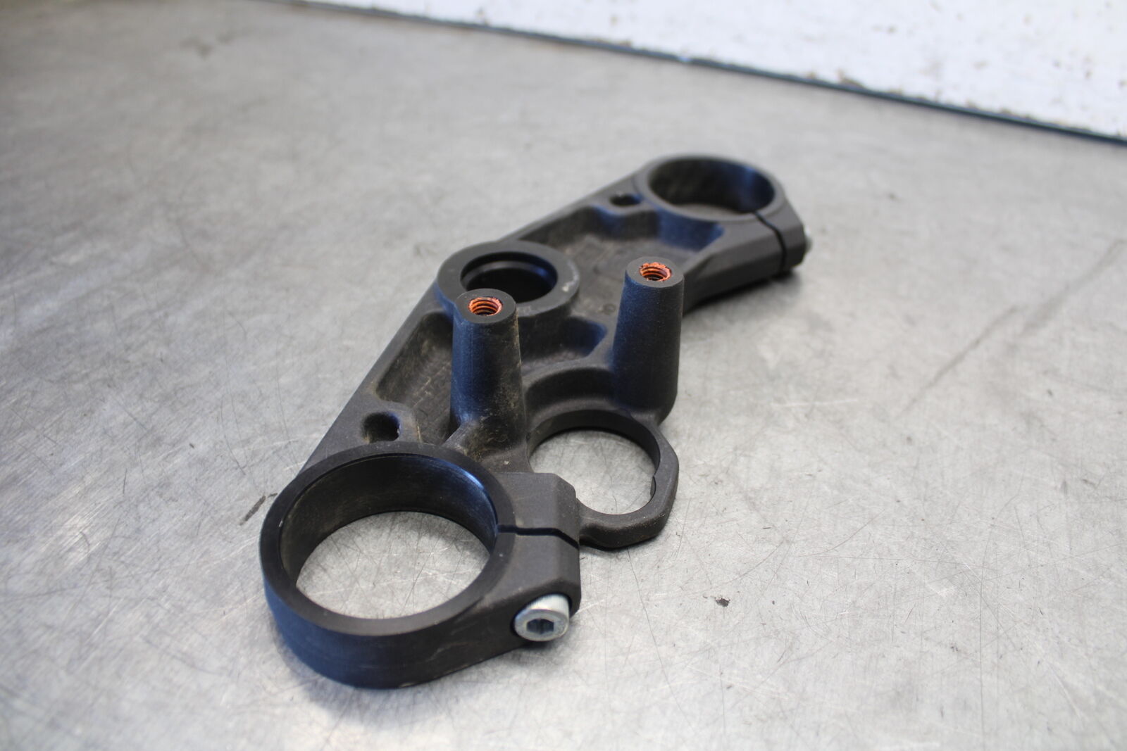 11-24 SUZUKI GSXR750 FORKS UPPER TRIPLE TREE CLAMP BB687
