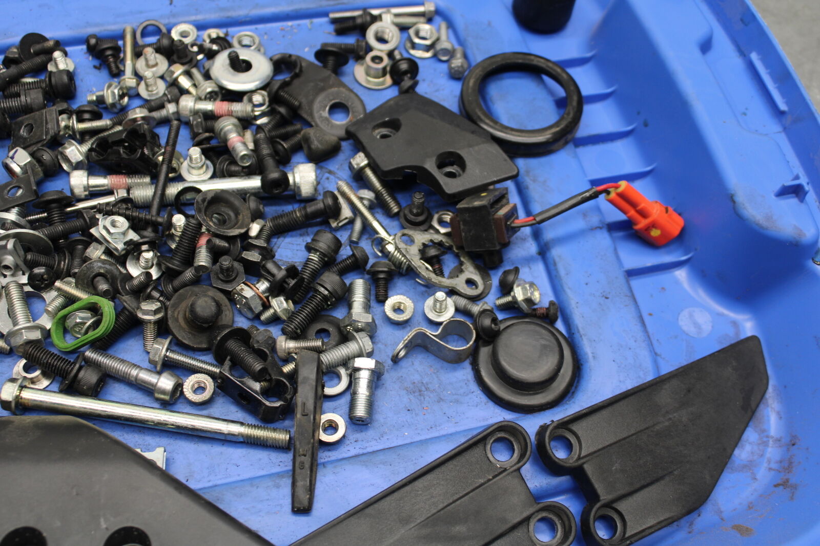 17-24 KTM 390 DUKE MOUNTING BOLTS HARDWARE MOTOR SCREWS BB734