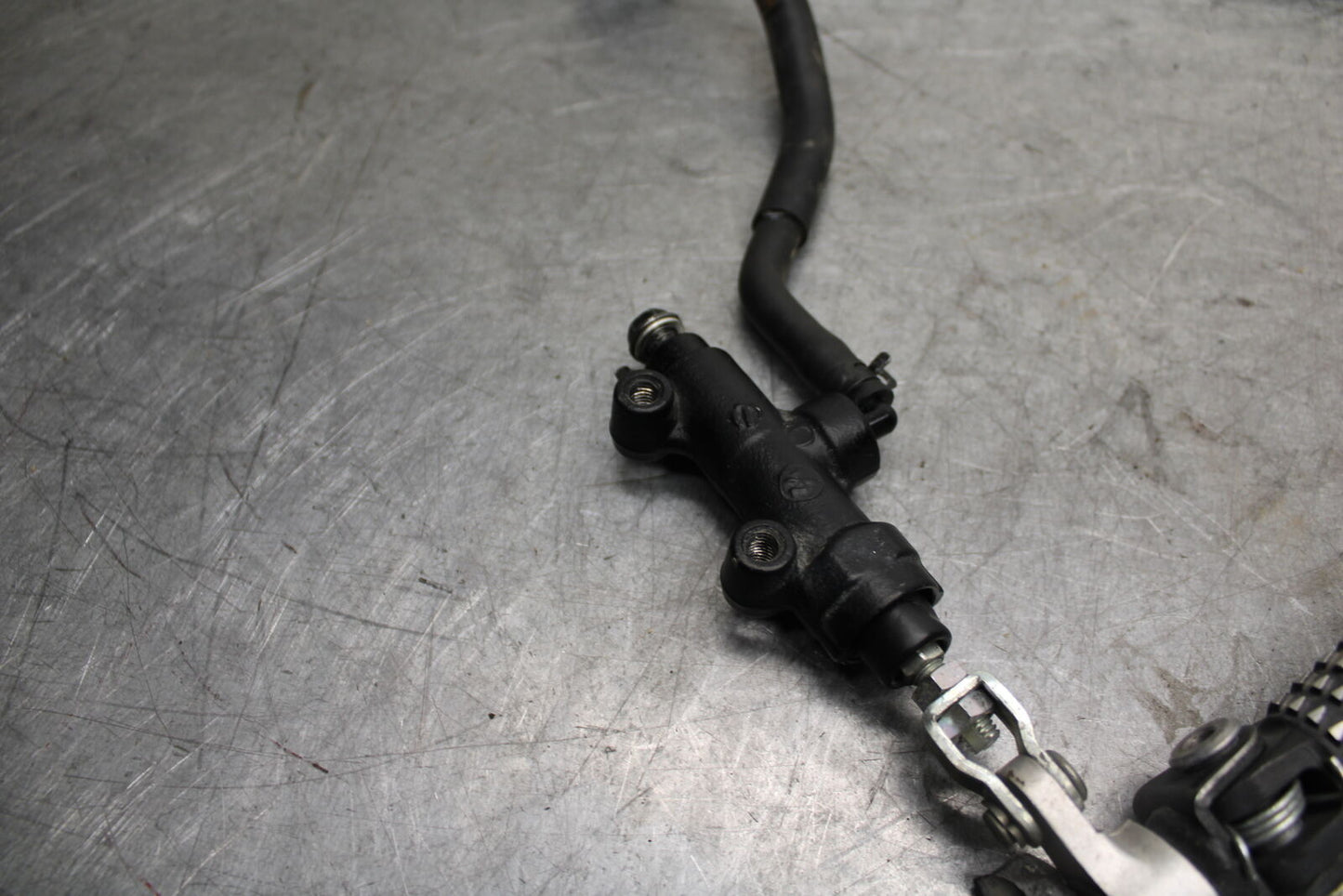 13-18 KAWASAKI NINJA ZX6R REAR BACK BRAKE MASTER CYLINDER W RESERVOIR BB682