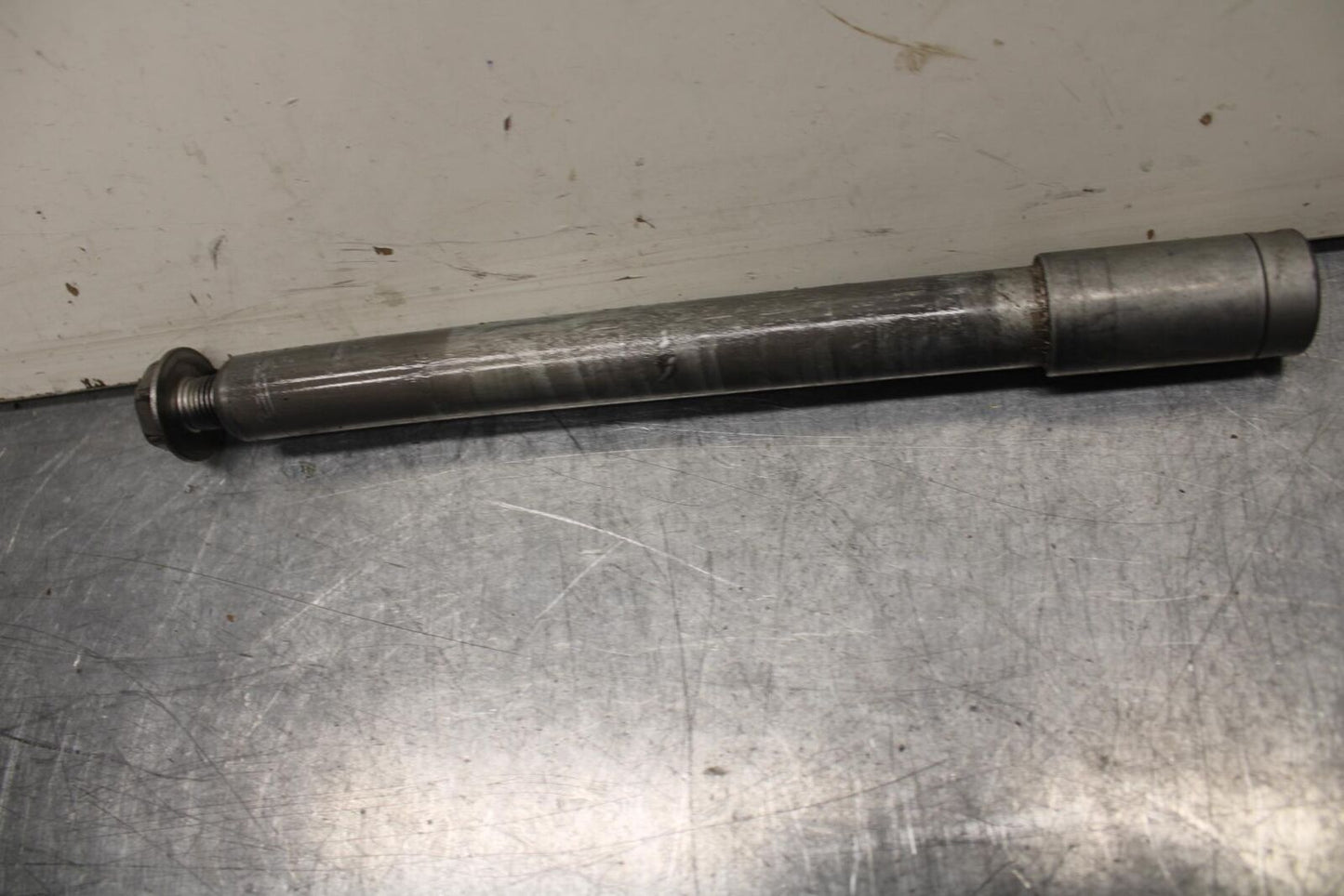 03-04 HONDA CBR600RR FRONT WHEEL RIM AXLE PIVOT BOLT 44301-MEE-000 BB614