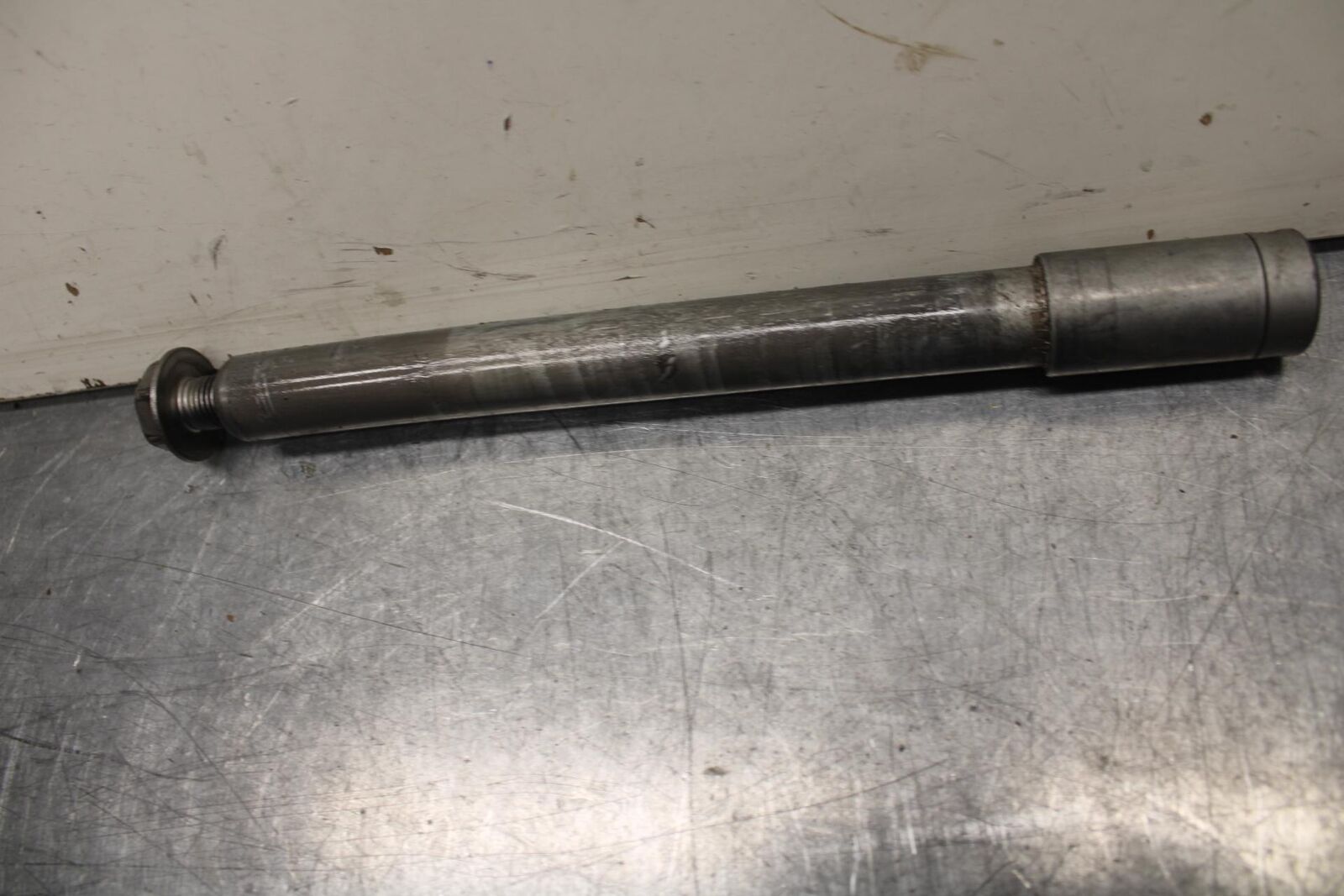 03-04 HONDA CBR600RR FRONT WHEEL RIM AXLE PIVOT BOLT 44301-MEE-000 BB614