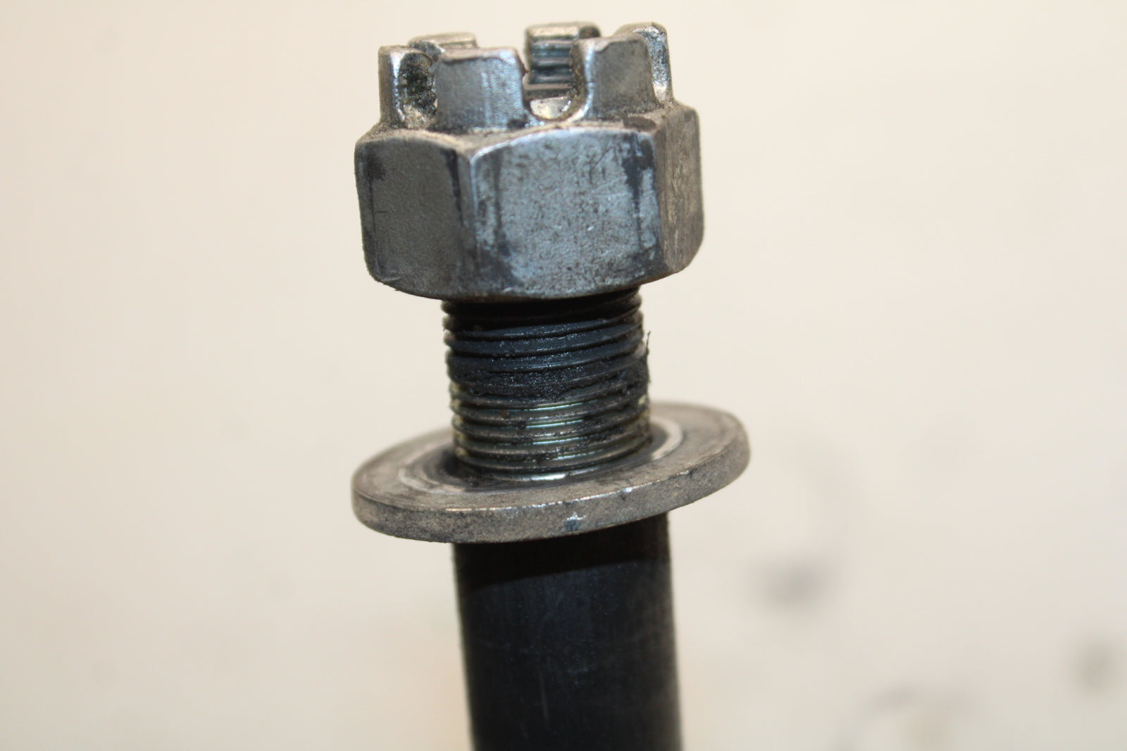 16-17 KAWASAKI VULCAN S 650 EN650 ABS REAR AXLE WHEEL RIM PIVOT BOLT AXEL  BB731