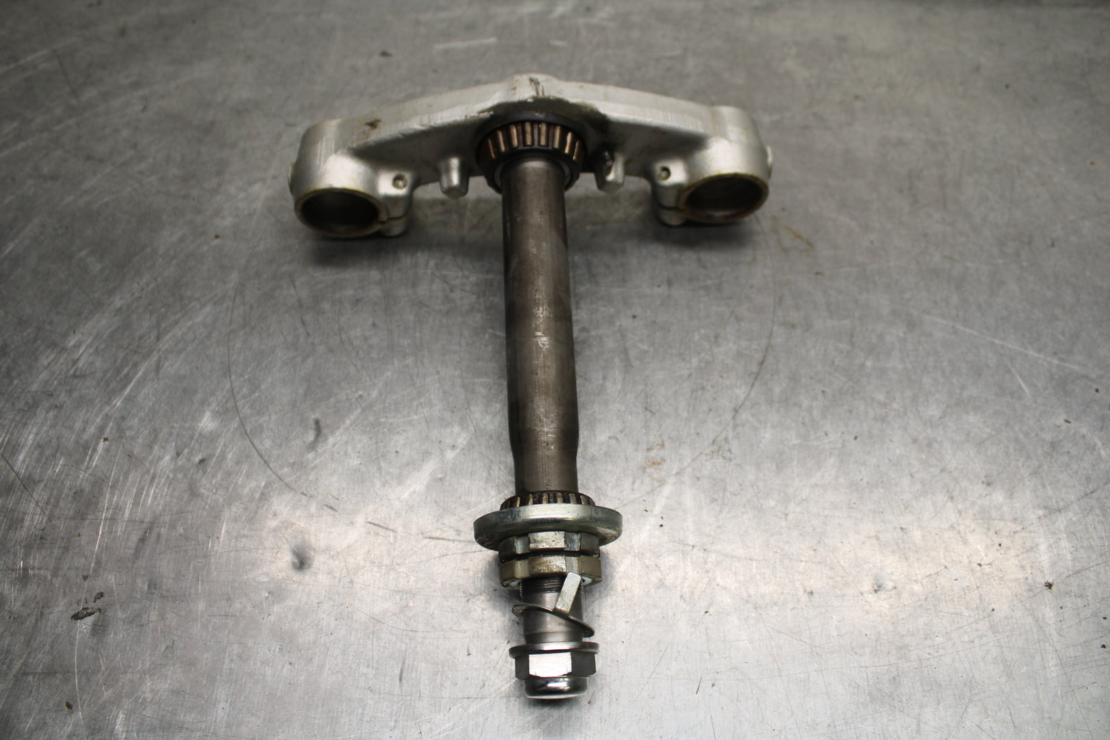 1984 Yamaha Virago 1000 FRONT FORKS CLAMP LOWER TRIPLE TREE STEM BB117