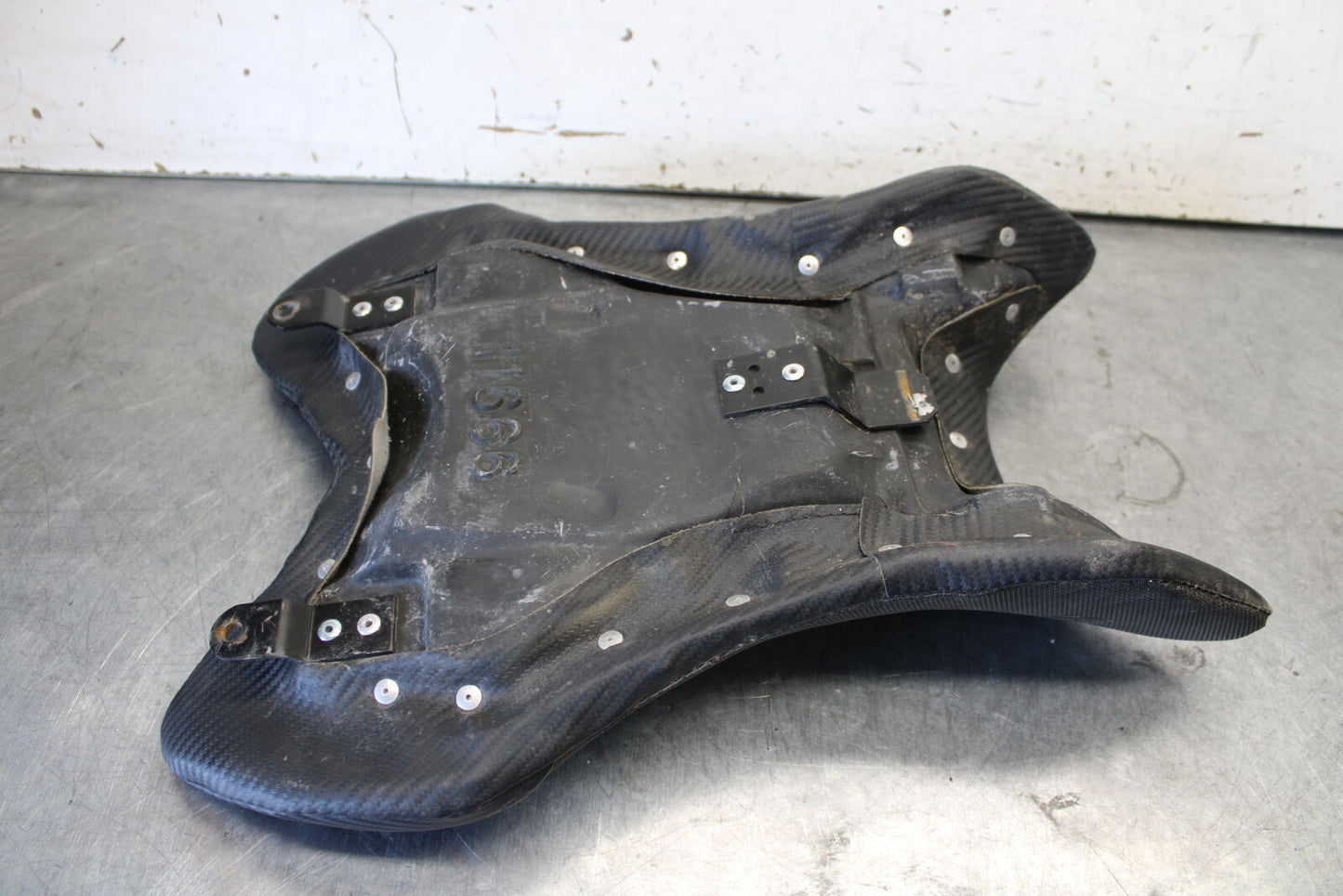 07-08 YAMAHA YZF R1 AFTERMARKET SADDLEMEN CARBON FIBER FRONT SEAT BB675