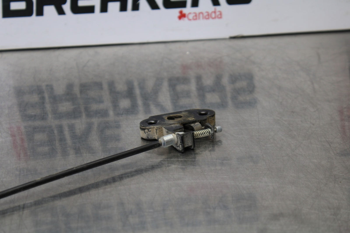 24-25 KAWASAKI NINJA ZX4R REAR PASSENGER SEAT LATCH LOCK ASSEMBLY BB174