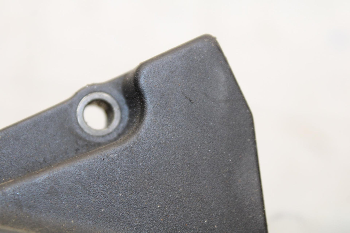 2007 Yamaha YZF R6S ENGINE SPROCKET COVER 5SL-15418-00-00 BB594