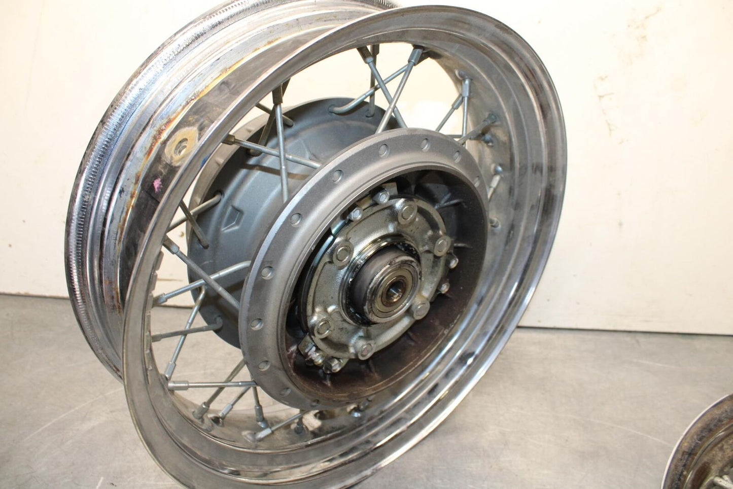 2013 Suzuki Boulevard C50T REAR WHEEL RIM BB625
