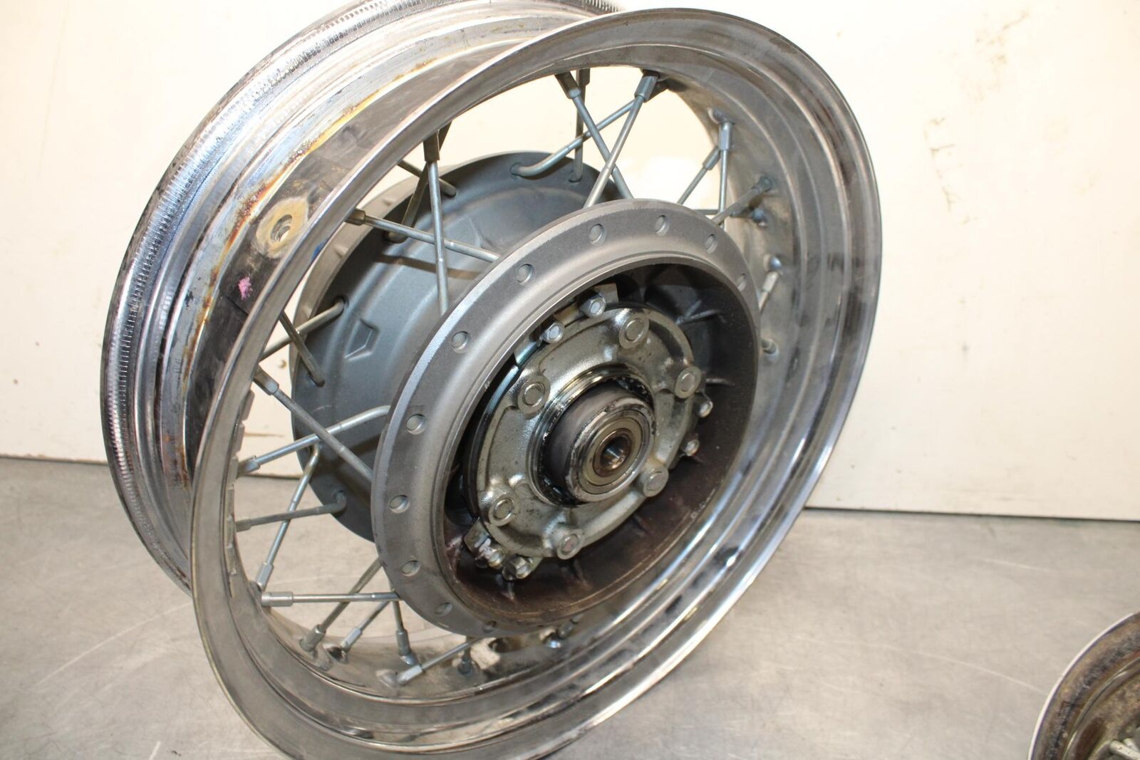 2013 Suzuki Boulevard C50T REAR WHEEL RIM BB625