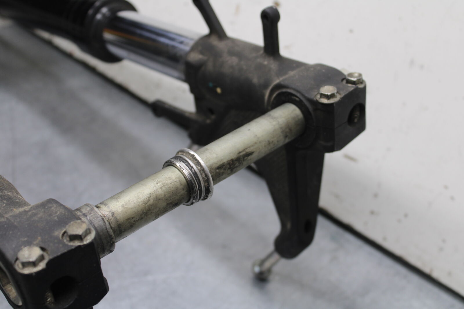 08-10 SUZUKI GSXR 600 COMPLETE FRONT END FORKS SUSPENSION TRIPLE TREE BB00
