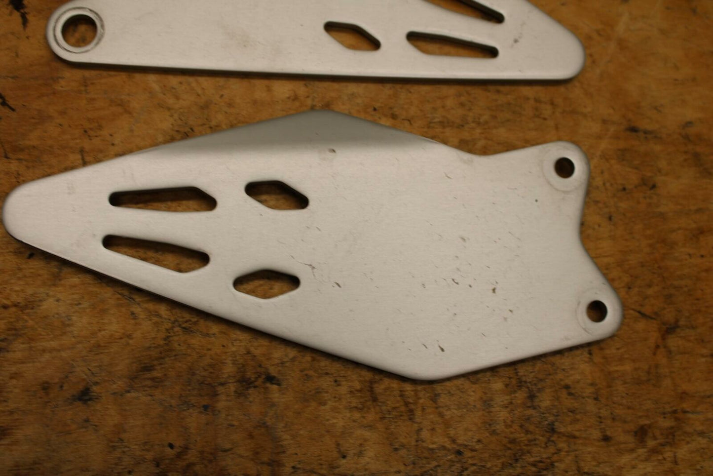 19-20 KAWASAKI NINJA ZX6R LEFT RIGHT REARSET HEEL GUARD COVER PAIR  BB338