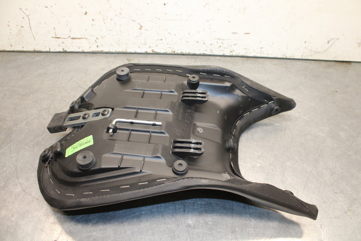 21-24 APRILIA TUONO 660 FACTORY FRONT DRIVERS SEAT PAD SADDLE PILLION BB733