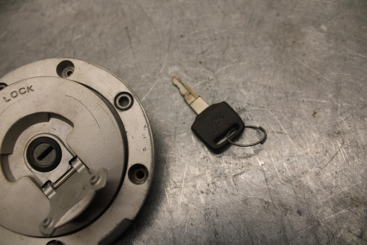 1992 Honda CBR600F2 FUEL TANK GAS CAP BB40