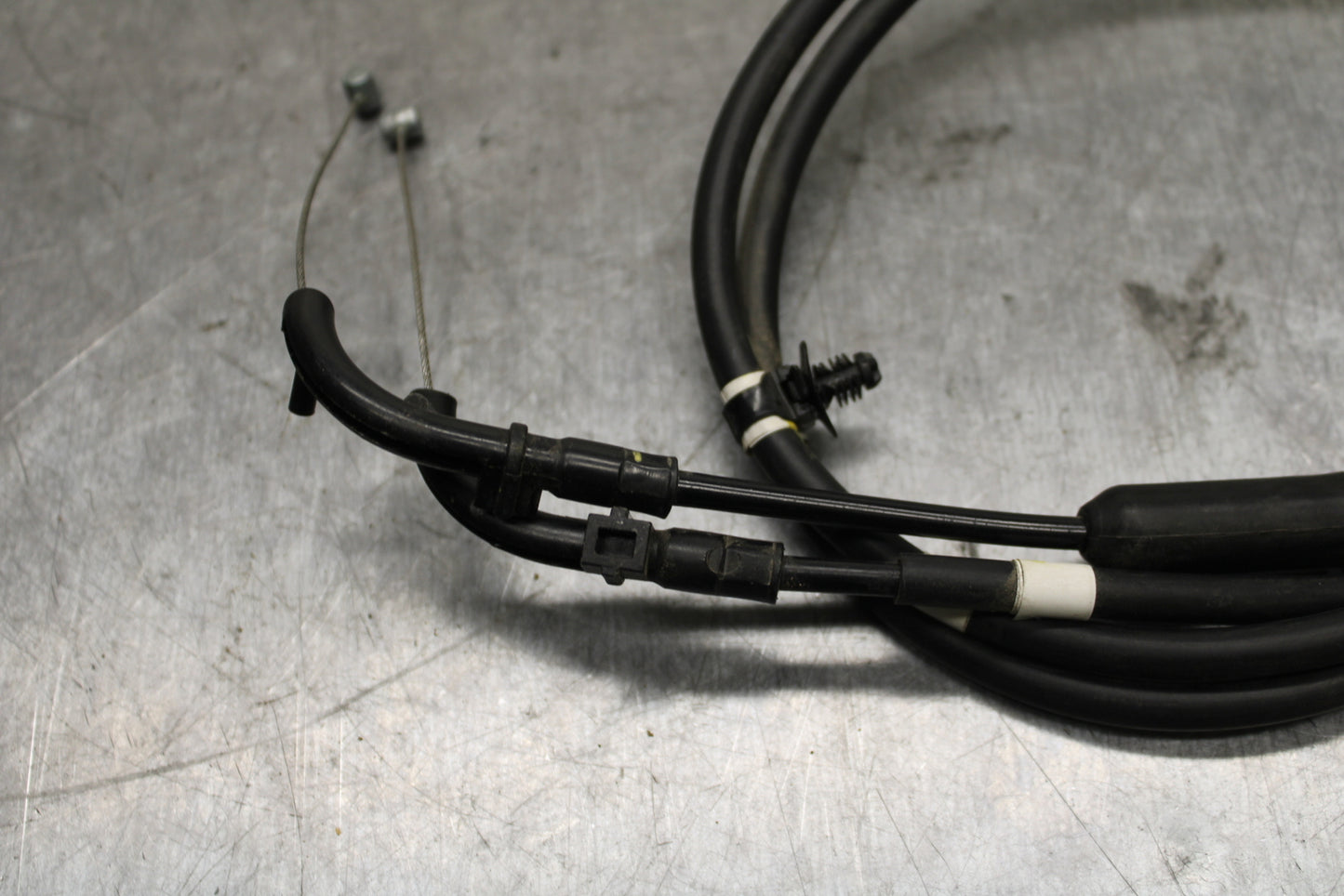 19-21 YAMAHA YZF R3 THROTTLE CABLES LINES BB121