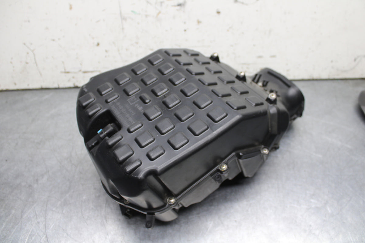 21-24 APRILIA TUONO 660 FACTORY AIRBOX AIR INTAKE FILTER BOX BB733