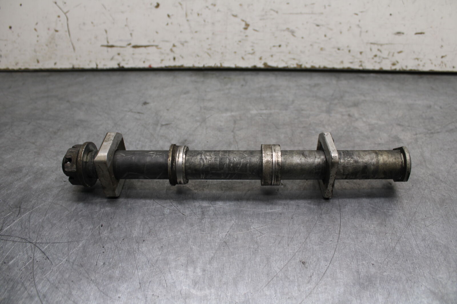 06-07 SUZUKI GSXR 600 REAR AXLE BACK WHEEL RIM PIVOT BOLT AXEL BB737