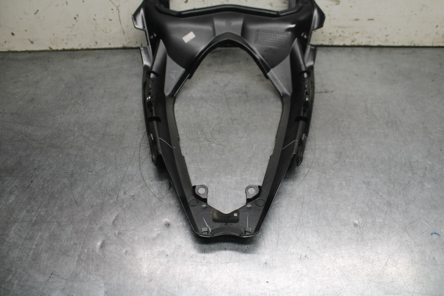 18-23 KAWASAKI NINJA 400 EX400 ABS CENTER REAR BACK TAIL FAIRING COWL BB747